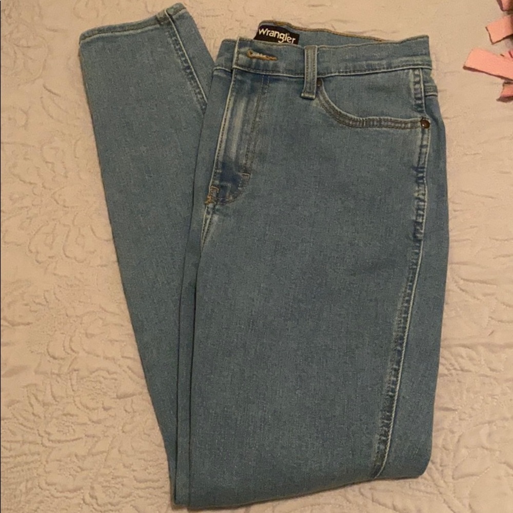 Wrangler high rise skinny jeans 27x28